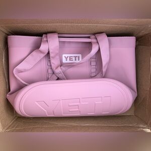 NWOT SOLD OUT LIMITED EDITION Yeti Camino 50 Sandstone Pink!